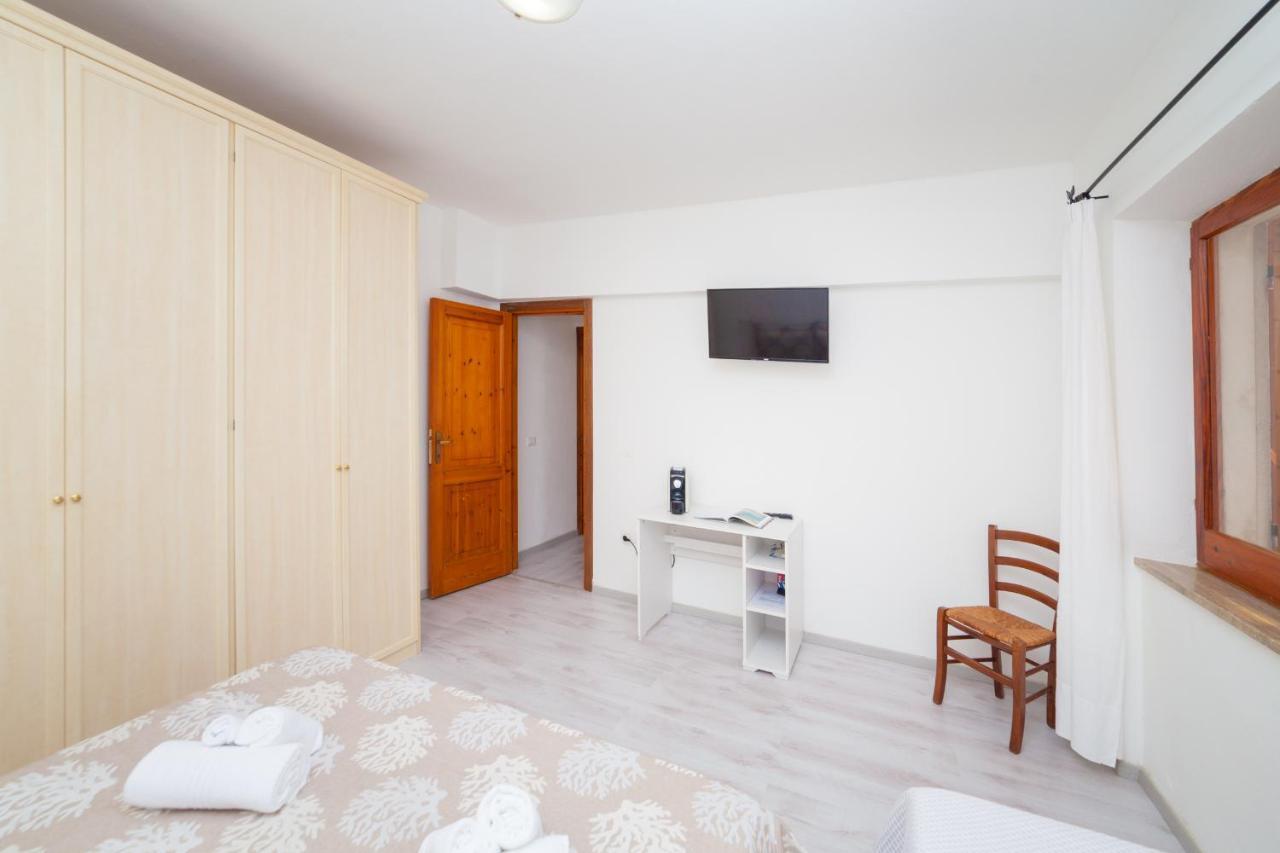 Brezza B&B Golfo Aranci Luaran gambar